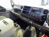 AC PS PW SRS ABS キーレス 左電格ミラー AM/FMラジオ バックモニター ターボ 排気ブレーキ 坂道発進補助装置 アイドリングストップ フォグランプ 室内LED灯
