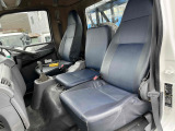 車内3人乗り、ベッドレス!