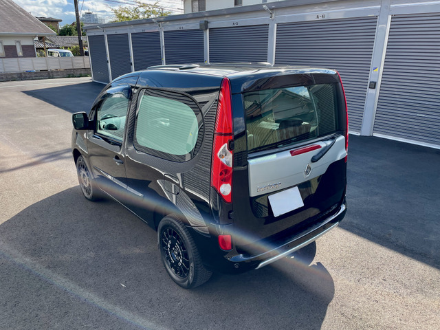 ルノー カングービボップ 1.6 の中古車詳細 (147,800km, ブラック