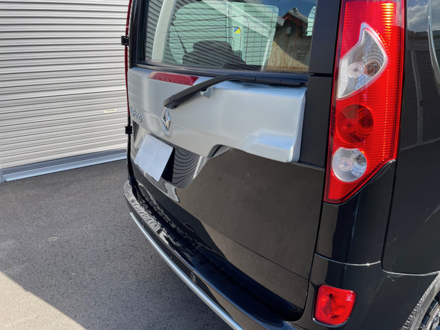 ルノー カングービボップ 1.6 の中古車詳細 (147,800km, ブラック