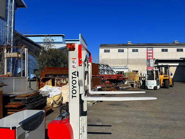 その他 トヨタL&F 電動フォークリフト 700kg 1.5m りとるランナー の