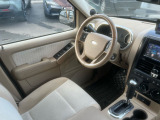 【車内清掃(シートクリーナー)】一脚5,500円(税込)四脚16,500円(税込)※革シート別途相談【車内窓拭き・掃除機】3,300円(税込)【光触媒抗菌】16,500円(税込)