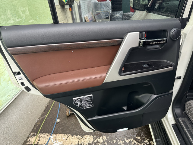 中古車 トヨタ ランドクルーザー200 4.6 ZX 4WD 社外