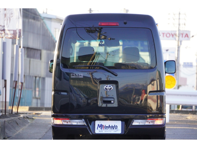 トヨタ ピクシスバン クルーズターボ タイヤ4本・荷室マット新品交換