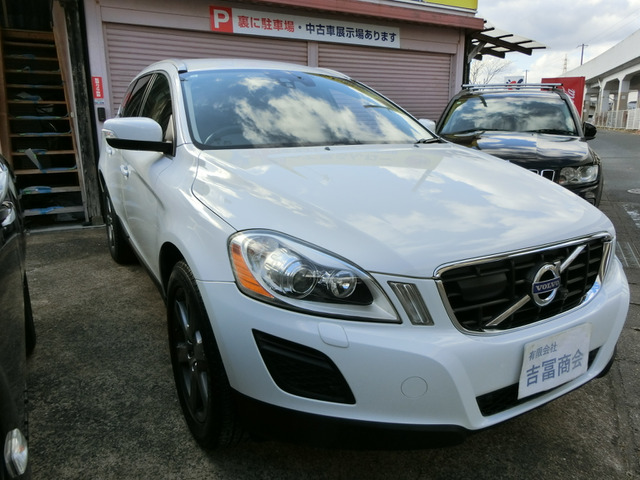 XC60 T6 AWD SE 4WD 車検2年満タン付!純正ナビ!