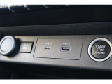 ☆車内には使いやすい位置にUSBポートやシガーソケットも!