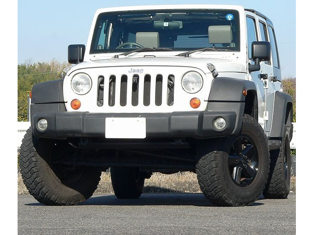 ラングラー アンリミテッド スポーツ 4WD リフトアップ/車検2年付き/MTタイヤ