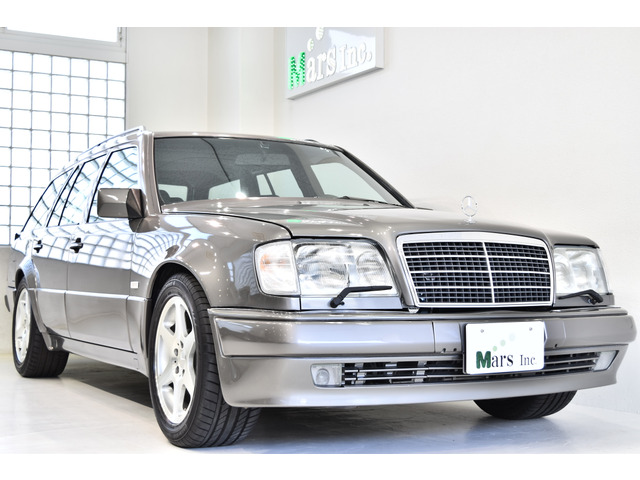 ミディアムクラスワゴン 300TE 後期E500仕様・新車並行・左ハンドル