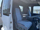車内シート、破れなく綺麗です♪