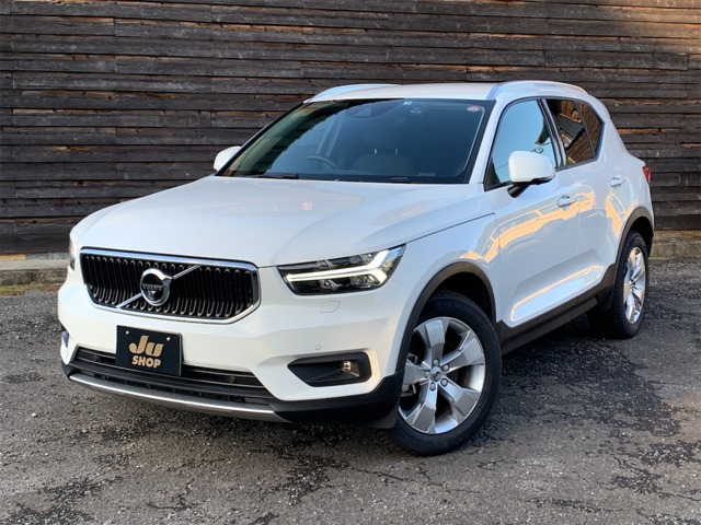 XC40 B4 AWD モメンタム 4WD B4 AWD モメンタム 4WD
