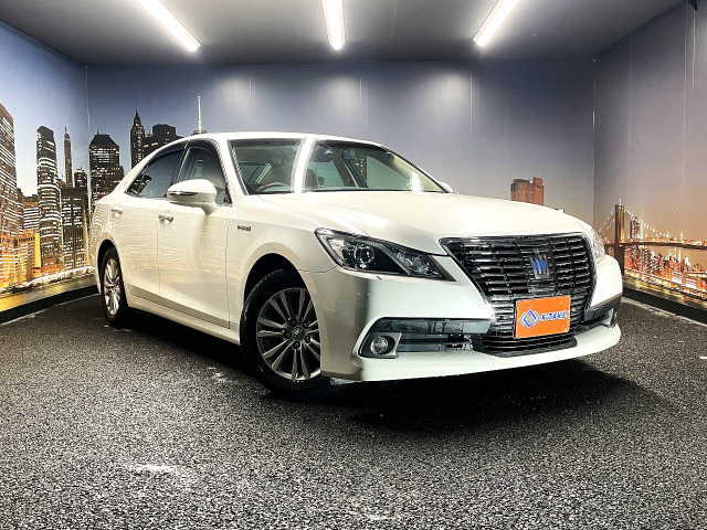 クラウン ハイブリッド 2.5 ロイヤルサルーンG 禁煙車 HDDナビ バックカメラ クルコ