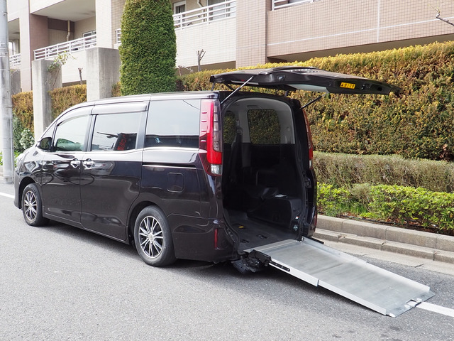 エスクァイア 2.0 Xi Xi ウェルキャブ車 車いす仕様車