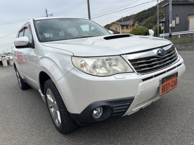 フォレスター 2.0 XT 4WD 