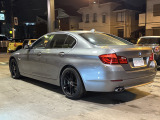 5シリーズセダン 528i 3L NAエンジン 黒革シート