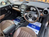 すっきりとしたシンプルな内装の造りは欧州車の魅力!細部にまでこだわり抜かれたデザインが自慢ですので是非じっくりとご覧くださいませ。