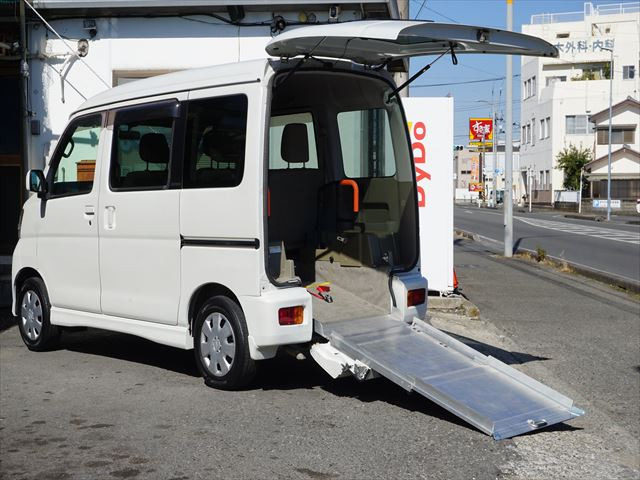 アトレーワゴン  スローパーリヤシート付電動ウィンチ