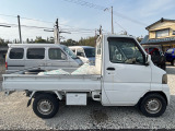 日頃のメンテナンスから板金整備・車検も承っております。