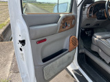 アストロはドア部ひじ掛けの割れ(ヒビ)とダッシュボード変形が致命的ですが、この車は非常にキレイな状態です。