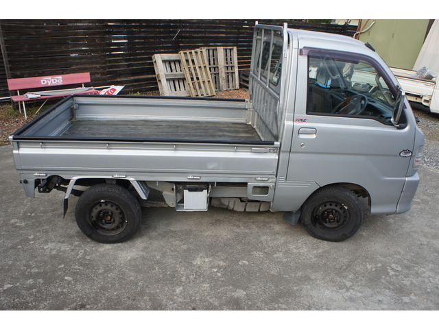 ダイハツ ハイゼットトラック エクストラ 4WD ヒッチメンバー付き の