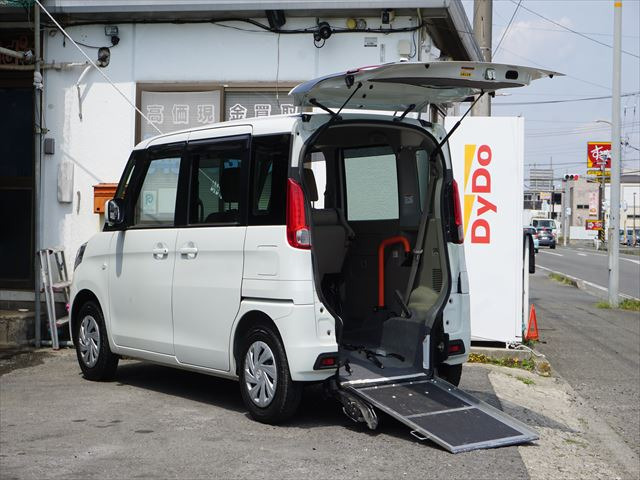 フレアワゴン  スロープ式車いす移動車電動ウィンチ