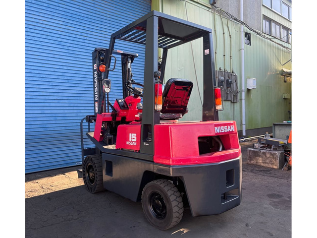 Nissanフォークリフト赤 値段相談可能