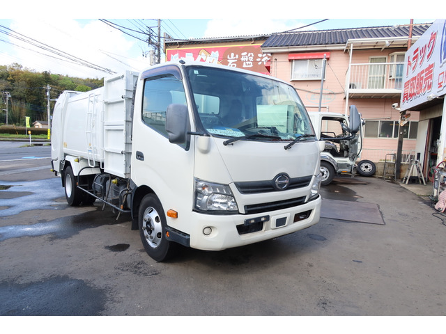 デュトロ  ワイド巻込みパッカー車 積載3000kg
