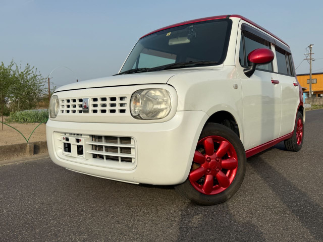 アルトラパン G パール、キャンディレッドのツートンカラー