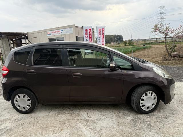 ホンダ フィット 1.3 G 10thアニバーサリーII 2年車検付 走行4.2