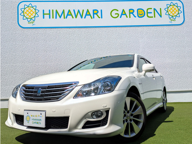 中古車 トヨタ クラウンハイブリッド 黒革/レーダークルコン/HID