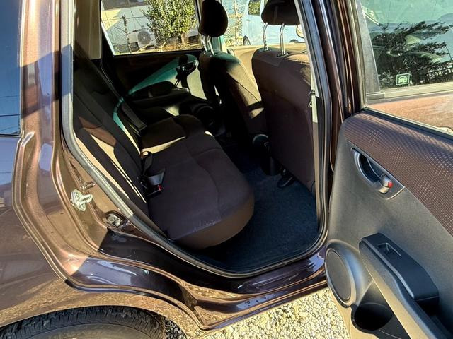 ホンダ フィット 1.3 G 10thアニバーサリーII 2年車検付 走行4.2