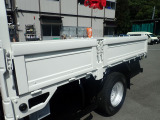 荷台は珍しい5枚アオリ。荷物の積み下ろしが効率よく行えます。