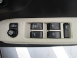 運転席の手元でも操作可能なスイッチも付いております☆