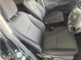 運転席シートにはへたりはもちろんございますが、比較的綺麗なシートです!