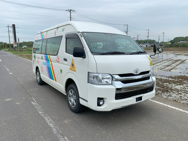 ハイエースコミューター  ユーザー買取車★4WD