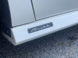 ガラスコーティングも施工可能です。費用は30.000円から承っております。※車種により価格が変わる場合がございます。その他オプションも取り揃えておりますので、商談担当にお申し付けください。
