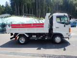運転には中型免許以上(8t限定可)が必要です。﻿車両重量:4230kg 車両総重量:7995kg