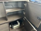 【FFヒータ】エンジンを停止した状態でもエアコンより早く車内を温めてくれます♪そして意外と燃費もよく車中泊や寒い季節の移動時に、快適な空間を与えてくれます!