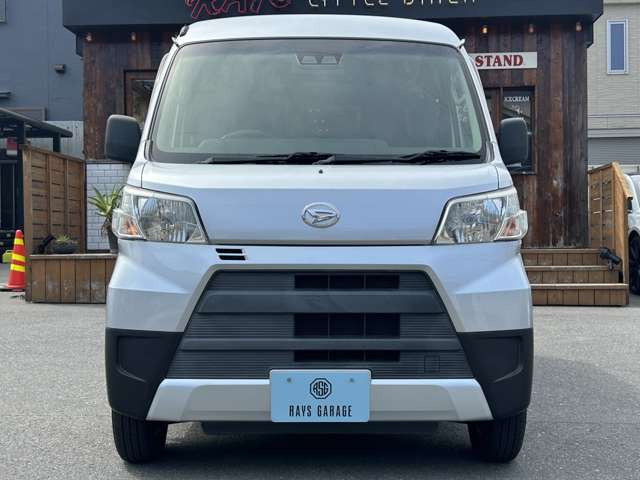ハイゼットカーゴデラックスSAⅢ　９インチBDナビ　ETC　ルーフラック　※車検なし ダイハツ ハイゼットカーゴ DX SAIII 本土車両 ルーフラックの