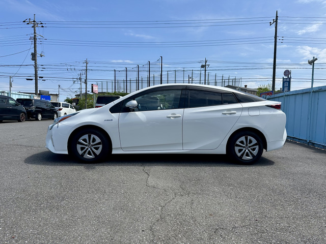 誰でも車がローンで買えます。R9AUTOの自社ローンは他社でローンが通らなかった方でもOK!自社審査で即日回答!金利0%!分割手数料なし!保証人不要!最長84回まで分割OK!