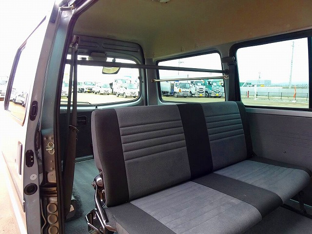 マツダ ボンゴバン 1.8 GL 低床 ハイルーフ 4WD 1t 2人乗り 5