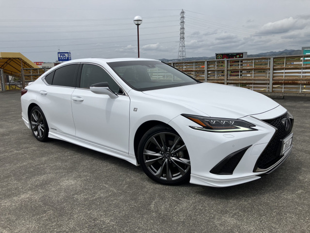 ES 300h Fスポーツ 