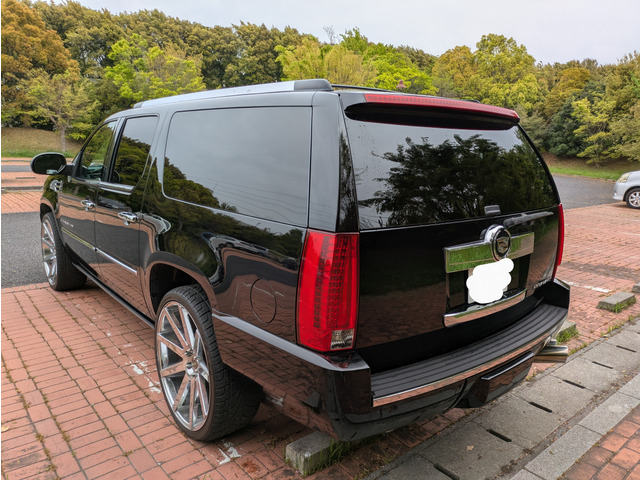 キャデラック エスカレード 6.2 ESV 4WD ロングボディ
