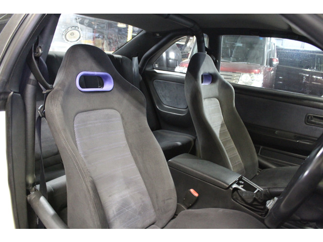 ★保証付★ スカイライン HCR32 右FドアロックAssy　■後期/セダン■　右前/右フロント/運転席用　ヒンジ　R32系　宮城県～QE416 サイズ：A 美車29年式 BMW HT20（4WD)