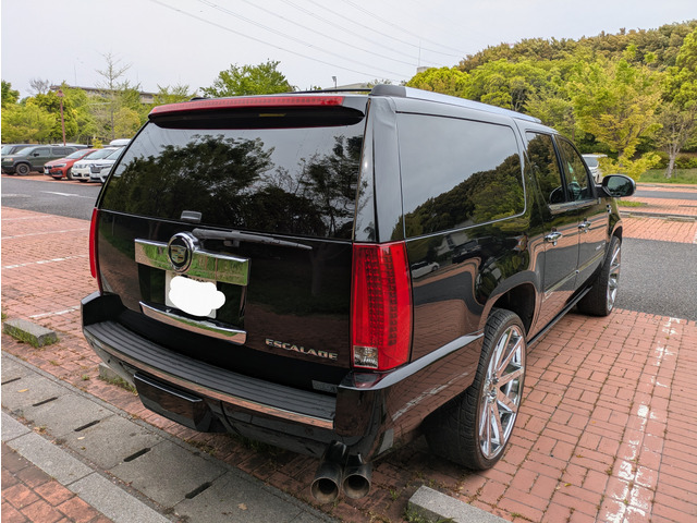 キャデラック エスカレード 6.2 ESV 4WD ロングボディ