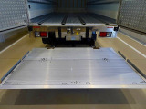 格納ゲート 1,000kg 新明和/TRAK10-6495D PGカートストッパー/サイドガード付 長:155cm 幅:220cm 左シャシリア/荷室内PGスイッチコード