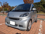 スマートフォーツークーペ ブラバス エクスクルーシブ 限定車・ガラスルーフ・シートヒーター