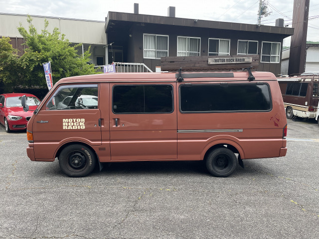 ボンゴブローニイバン  元キッチンカー