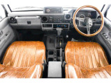 ランドクルーザープラド 2.4 SX ディーゼル 4WD リフトアップ ナローボディ 新品タイ...