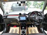 内装は上質な状態になります。前オーナー様の取り扱いもよい車両の様に見受けられます。ぜひご検討ください