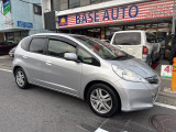 【中古車情報】ホンダ フィットハイブリッド 1.3 スマートセレクション ハイブリッド ETC ナビ TV HID の中古車詳細（走行距離：8.2万km、カラー：シルバー、販売地域：神奈川県綾瀬市大上）
